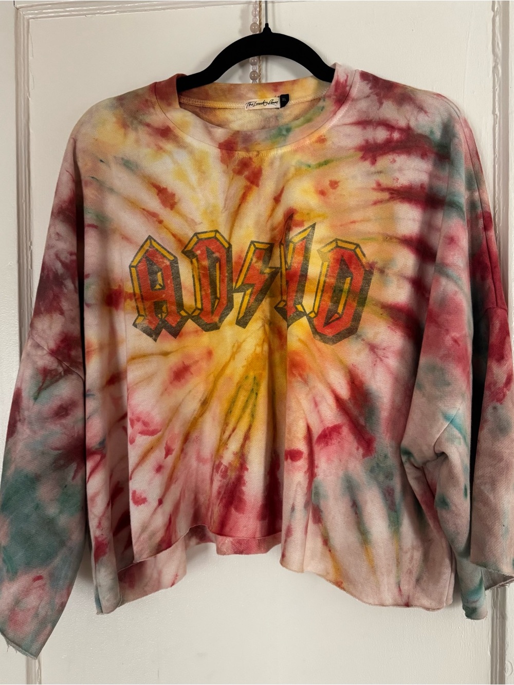 Tie-Dye Women’s Cropped Graphic Sweatshirt in Multicolor